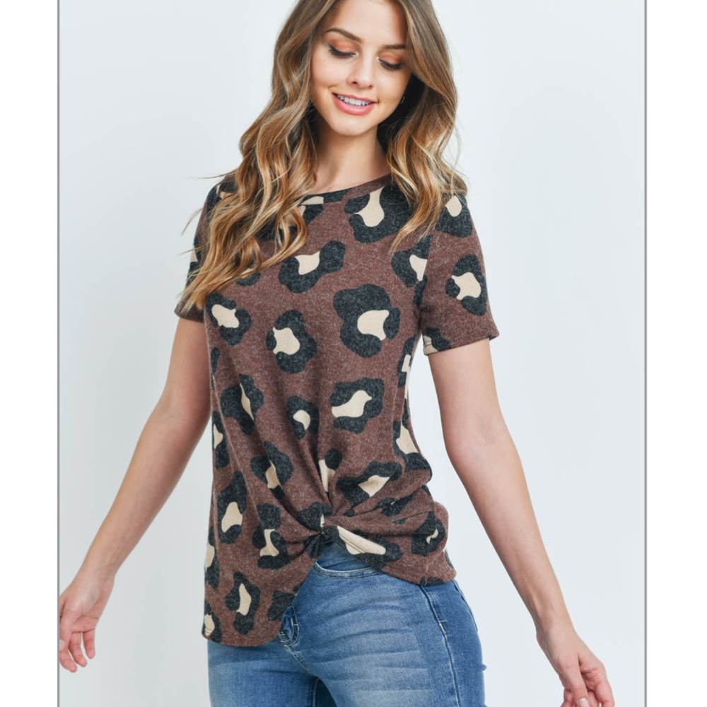 Mocha Leopard Print Short Sleeve Side Knotted Hem Top